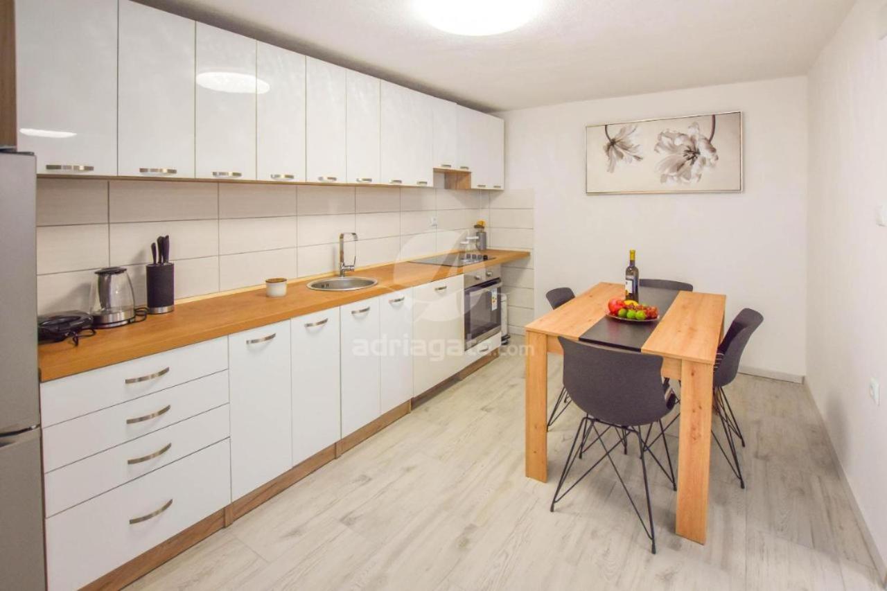 Suite Apartment Toni Poljana  Екстер'єр фото